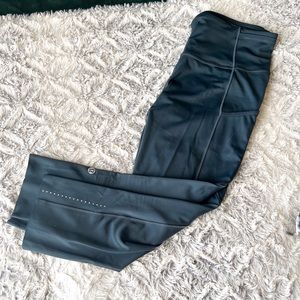 Lululemon Fast & Free Crop Leggings 19” (6) Midnight Navy/Blue